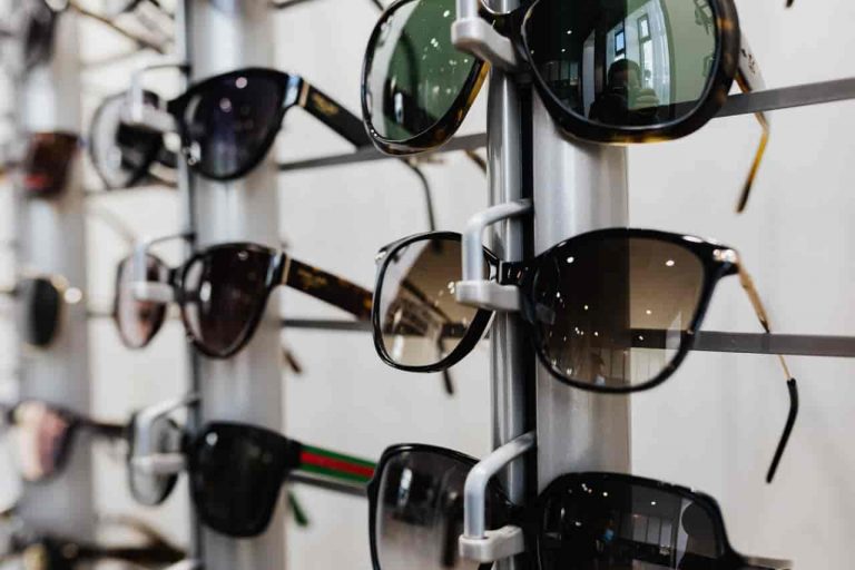 Benefits and Risks of Buying Eyewear Online